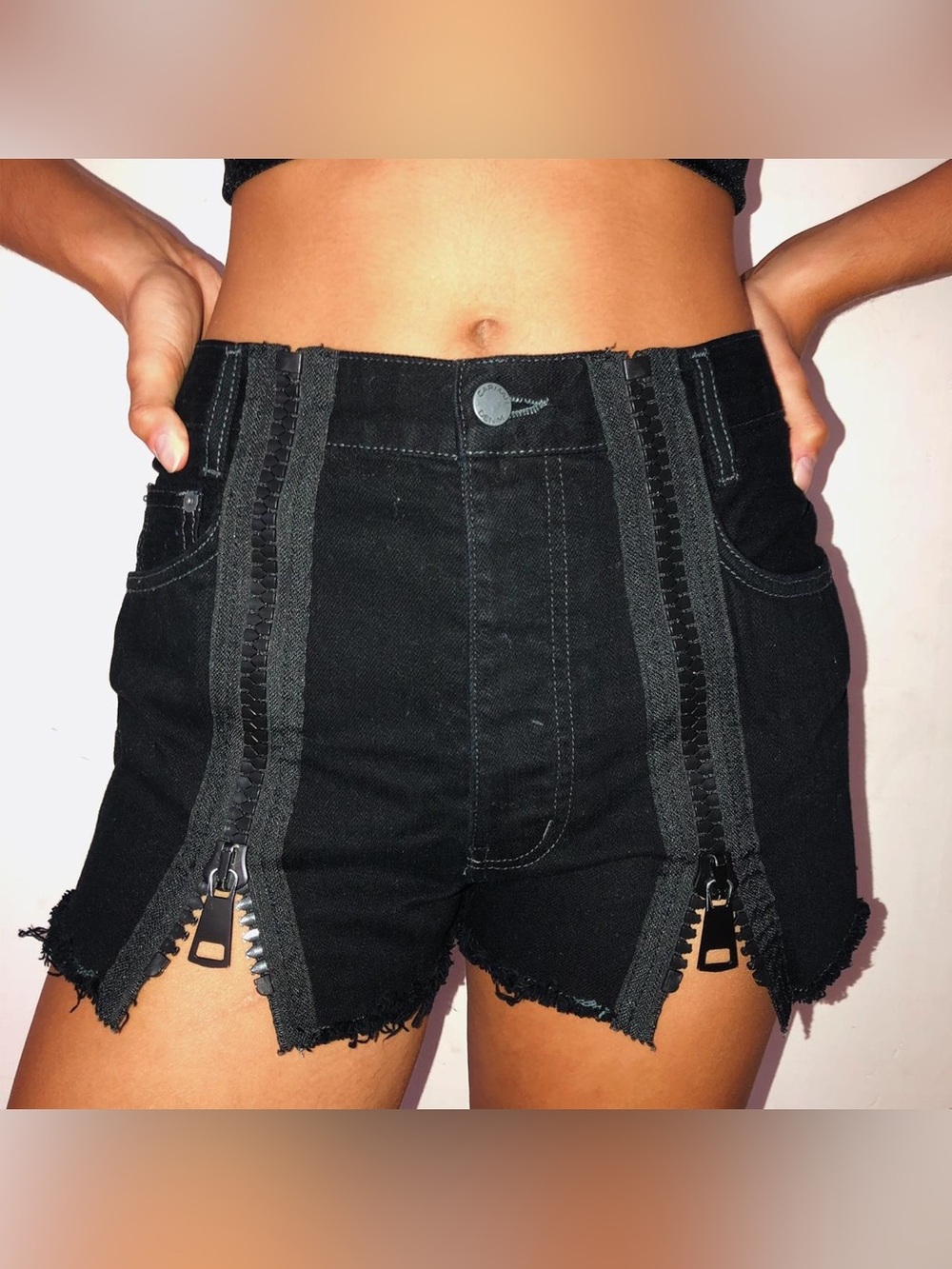 Carmar black Denim Zip-Front Jean Shorts size 25 raw hem cotton micro button fly